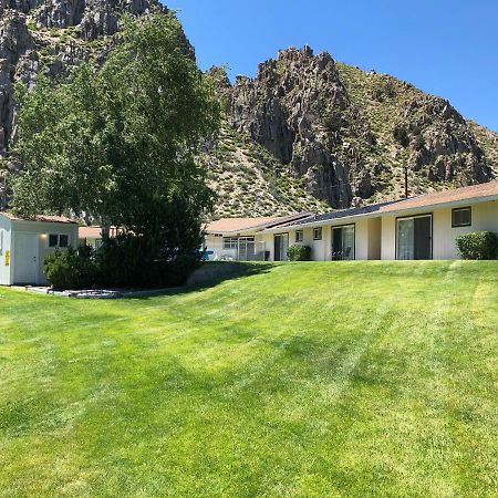Meadowcliff Lodge Coleville Exterior photo