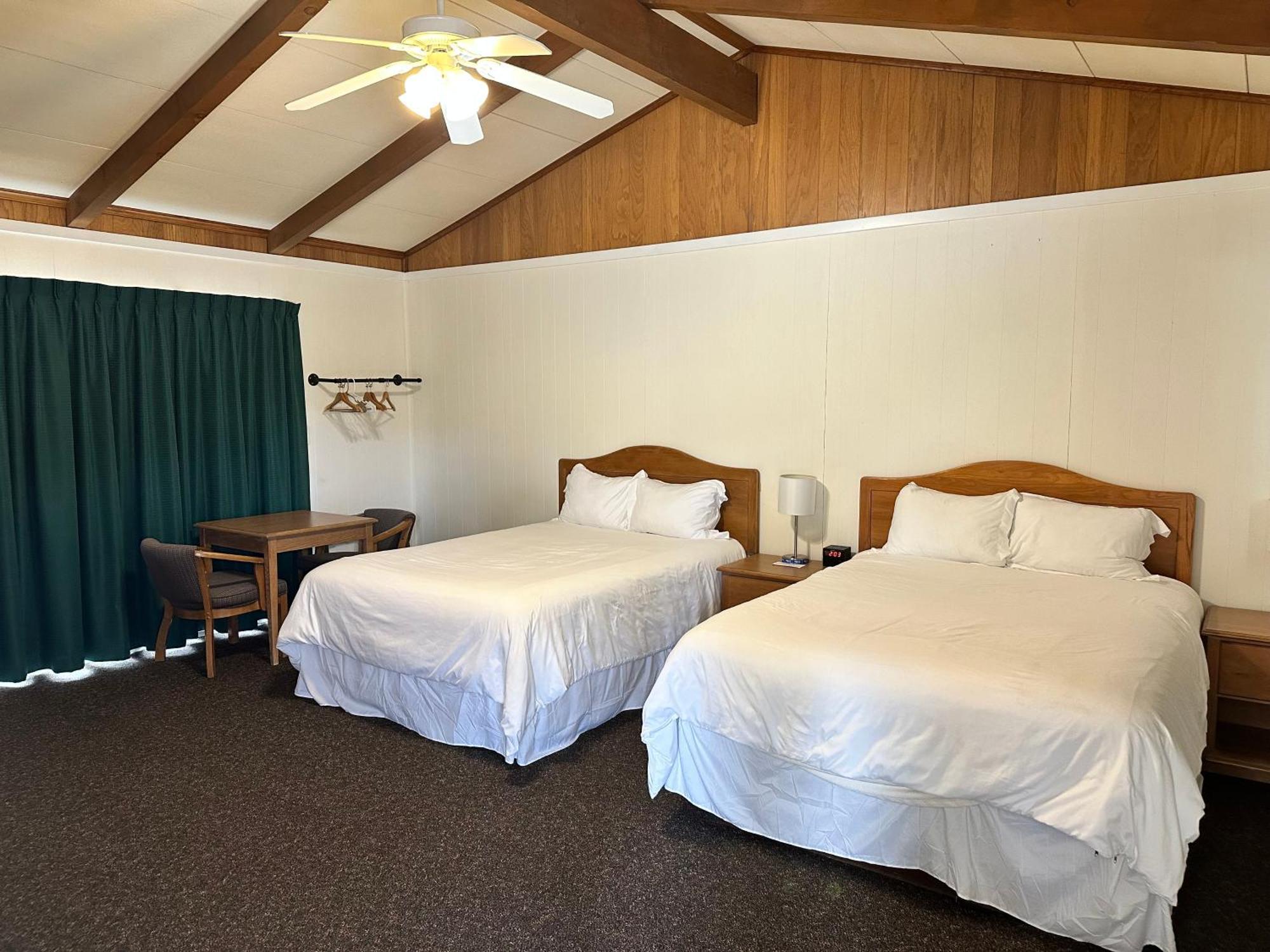 Meadowcliff Lodge Coleville Exterior photo